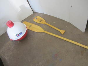 lot 59 image: Big Bobber Cooler, Paddles
