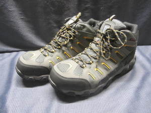 lot 39 image: Sketchers Steel Toe Boots