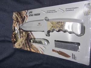 lot 69 image: Mossy Oak Knife Set