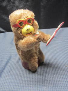 lot 72 image: Vintage Windup Monkey