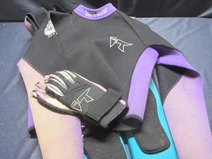 lot 77 image: Insulated Wet Suit