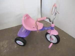 lot 81 image: Radio Flyer Trike