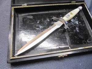 lot 138 image: Japanese Style Dagger