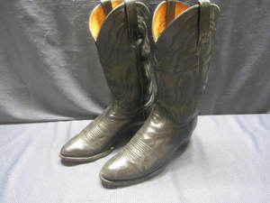 lot 104 image: Lucchese Mens Boots
