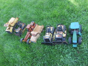 lot 293 image: Sandbox Toys