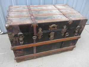 lot 287 image: Antique Trunk