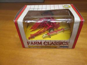 Ertl Case Corn Picker Farm Classics...