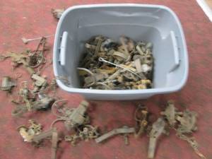 Tote Full of Traps Various Size an...