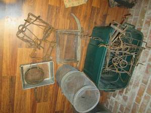Assorted Vintage Metal Items...