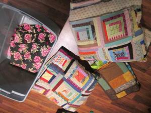 Lot of Blankets & Afghans See Phot...