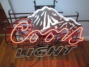 Lighted Coors Light Sign Broken G...