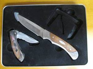 Winchester Knife Set in Metal Case ...