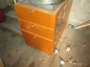 3 drawer file cabinet 33 x 18 x 28