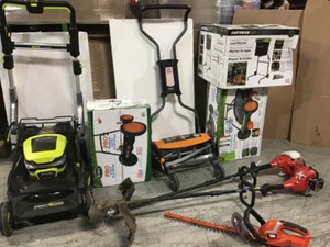 lot 19 image: PALLET WITH OUTDOOR ASSORTED TOOLS CUSTOMER RETURNS SEE PICS