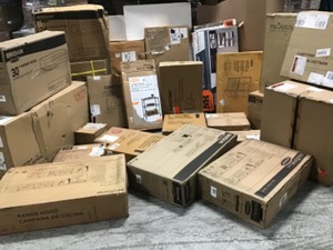 lot 38 image: MIXED PALLET WITH ASSORTED KITCHEN SUPPLIES AND HDX CABINETS AND MORE CUSTOMER RETURNS SEE PICS