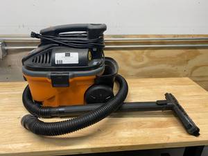 lot 7 image: RIGID 4 Gal. 5.0-Peak HP Portable WetDry Shop