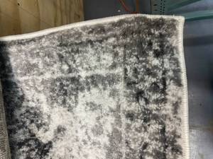 lot 14 image: SOFIA COLLECTION 9 x 12 Area Rug in GrayGray
