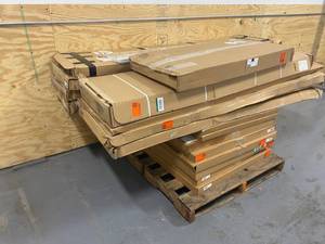 lot 21 image: Pallet of Various Shelving - Closet maid  Online tower Kit