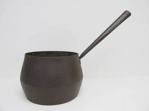 lot 20 image: Early Antique 19th Century Signed Cast Iron Cooking Pot wHandle
