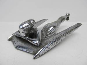 lot 36 image: Large Original 1953 NASH Flying Goddess Hood Ornament