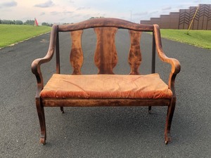 lot 154 image: Nice Antique Victorian Settee on Casters