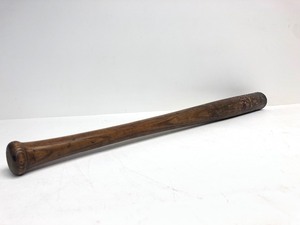 lot 161 image: Orig Antique 1910s Louisville Slugger Hank Gowdy Baseball Bat