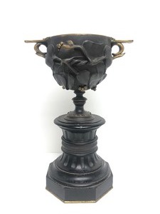 lot 171 image: Exceptional Antique 19th Century Bronze ChaliceVase 