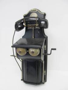 lot 59 image: Antique Metal Hand Crank Wall Telephone