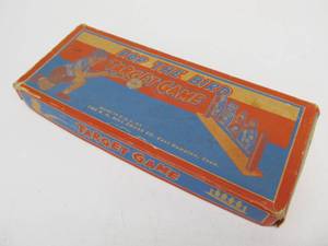 lot 62 image: Vintage POP THE BIRD Target Shooting Gallery Toy Set