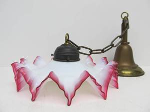 lot 85 image: Beautiful Antique Art Glass Hanging Lamp