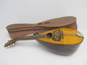 lot 91 image: Excellent Antique Italian ANTONIO GARUSO Bowl-Back Mandolin