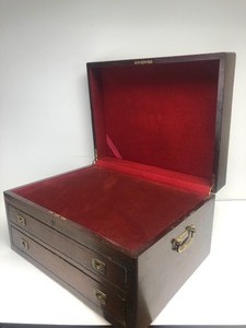 lot 204 image: Large Antique WELD & SONS Minneapolis Wood & Brass JewelrySilver Chest