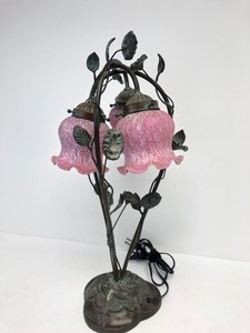 lot 70 image: Vintage Floral Brass Table Lamp wPink Glass Shades