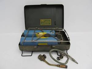 lot 227 image: Vintage Swedish PRIMUS No. 2050 Camp Stove