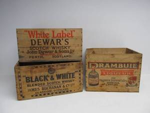 lot 228 image: Vintage 1930s Era Scotch Whiskey & Drambuie Advertising Crates