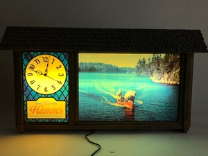 lot 1 image: Working HAMMS Advertising Chalet Lighted&nbspClock Sign wGrizzly in Canoe