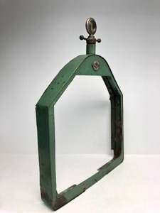 lot 5 image: Antique 1910s Solid Brass STUTZ Motor Car Radiator Shell wBoyce Motometer
