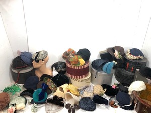 lot 270 image: LARGE Lot of Vintage Ladies Hats & Hat Boxes