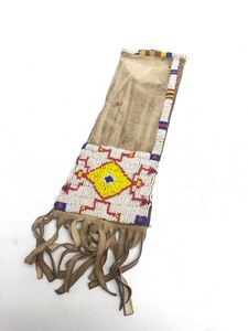 lot 276 image: Antique Sioux Native American Beaded Tobacco Bag