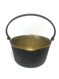 lot 145 image: Antique Heavy Solid Brass Jelly Pot  Candy Kettle