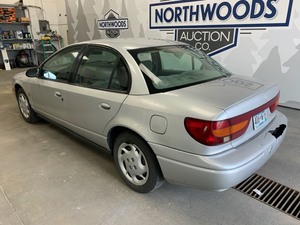 2002 Saturn SL2 -No Reserve-