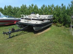 2003 Crestliner 1882 Sport LX with Trailer