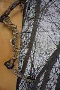 lot 6 image: Hoyt Trykon Sport Compound Bow