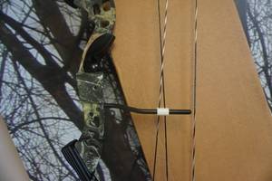lot 13 image: PSE Lite Speed Compound Bow