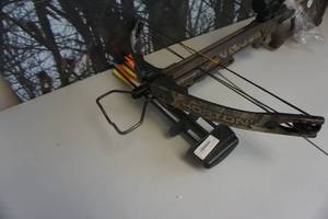lot 21 image: Horton Summit 150 Cross Bow Package