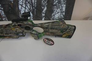 lot 25 image: Horton Pro 175 Cross Bow Package