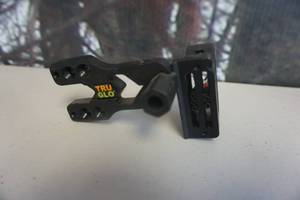 lot 114 image: Truglo 5 Pin Compound Bow Sight