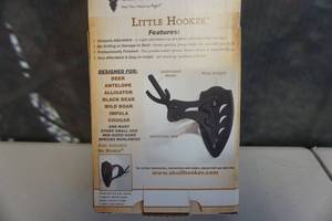 lot 141 image: Little Hooker Brand Professionally Finished Skull Mount Bracket