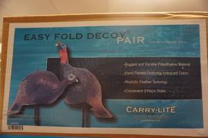 lot 148 image: Carry Lite Brand Pair of Easy Fold Polyurethane Turkey Decoys