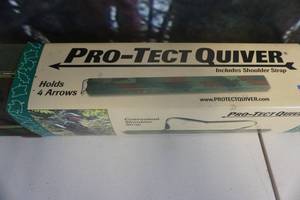 lot 289 image: Pro Tect Brand 25 Hard Sided Camo Arrow Quiver